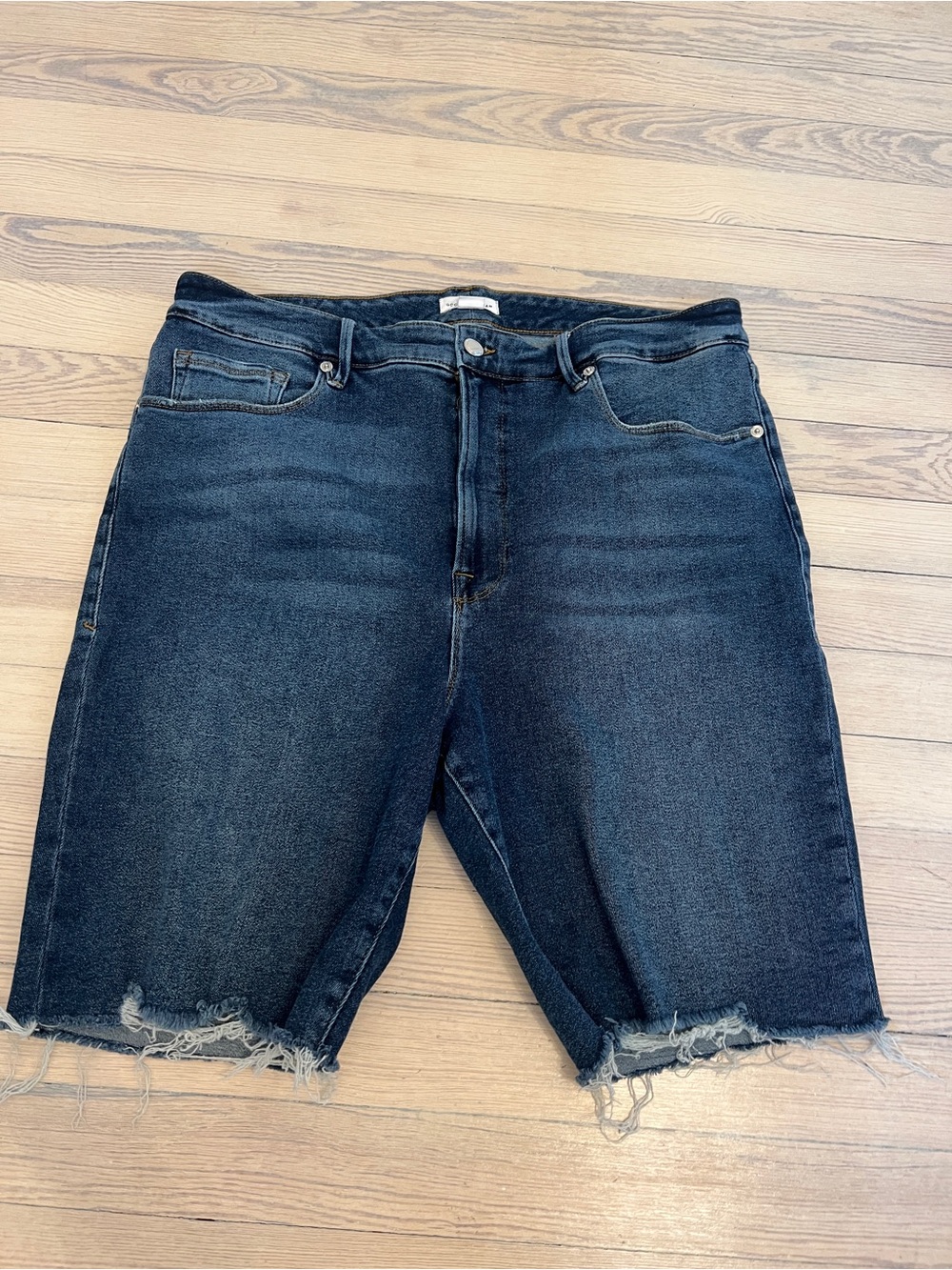 GOOD AMERICAN Women’s Good ’90s Bermuda Raw Hem Denim Shorts Blue Size 18